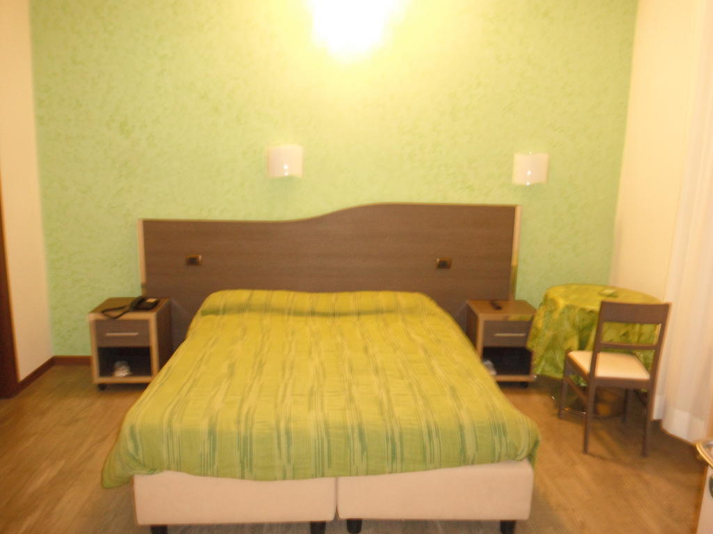 ססטו סן ג'ובני Hotel Renato חדר תמונה