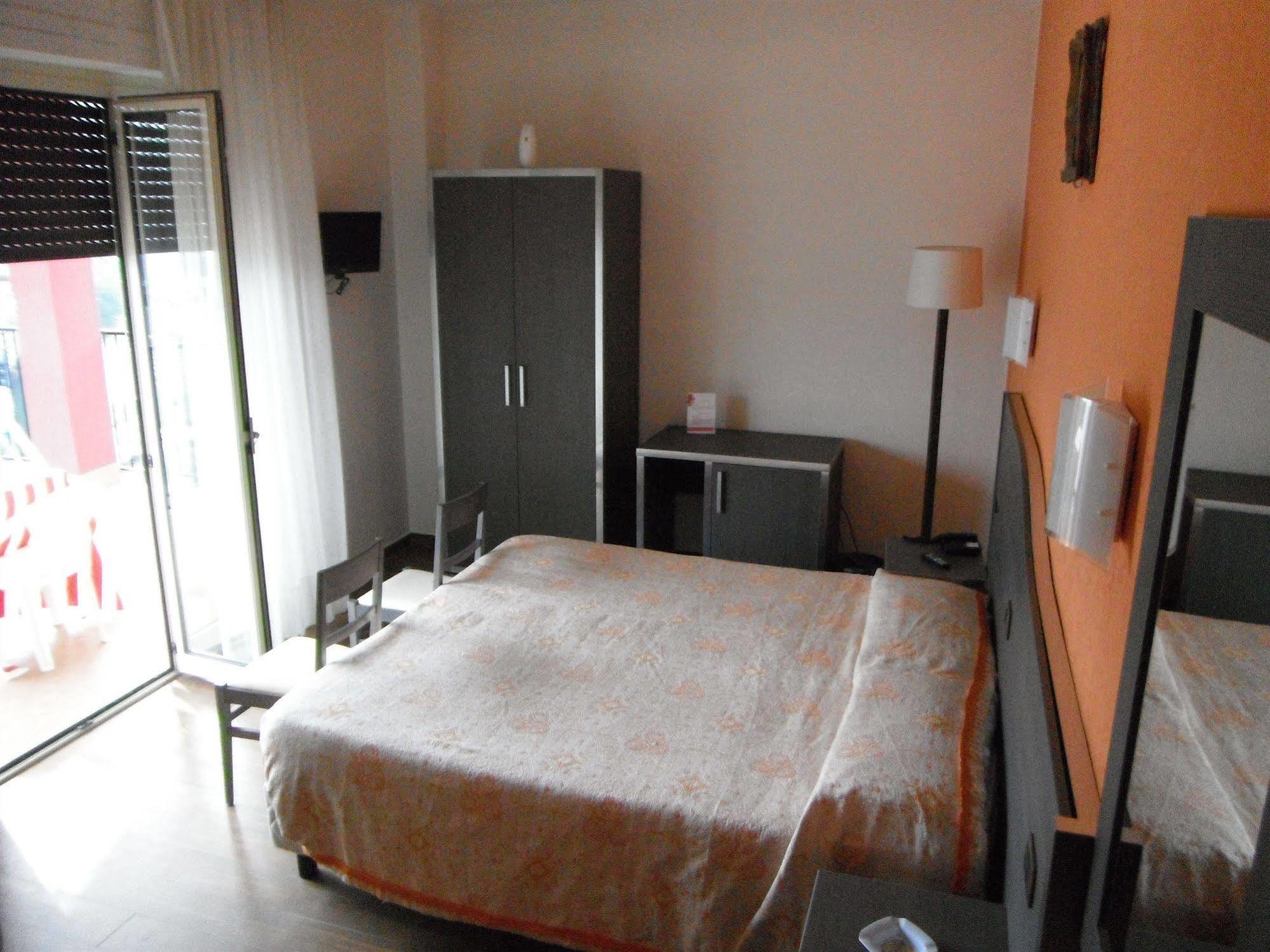 ססטו סן ג'ובני Hotel Renato מראה חיצוני תמונה