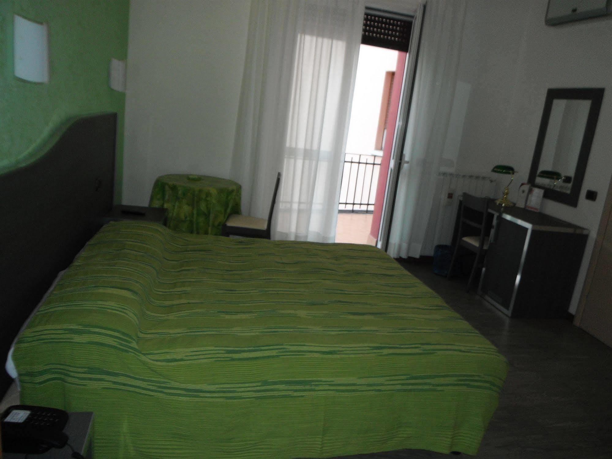 ססטו סן ג'ובני Hotel Renato מראה חיצוני תמונה